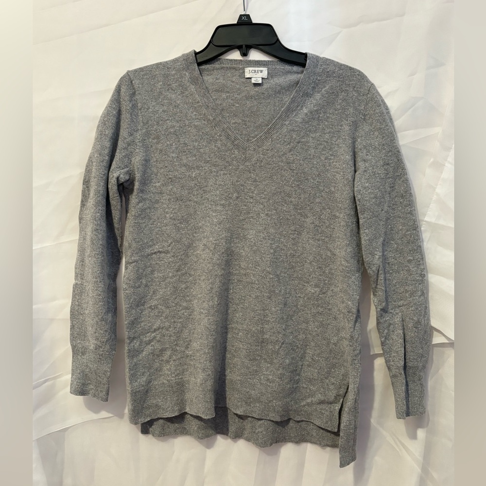 J. Crew Women’s Wool-blend V-neck Tunic Sweater‎ Heather Gray Size Small.